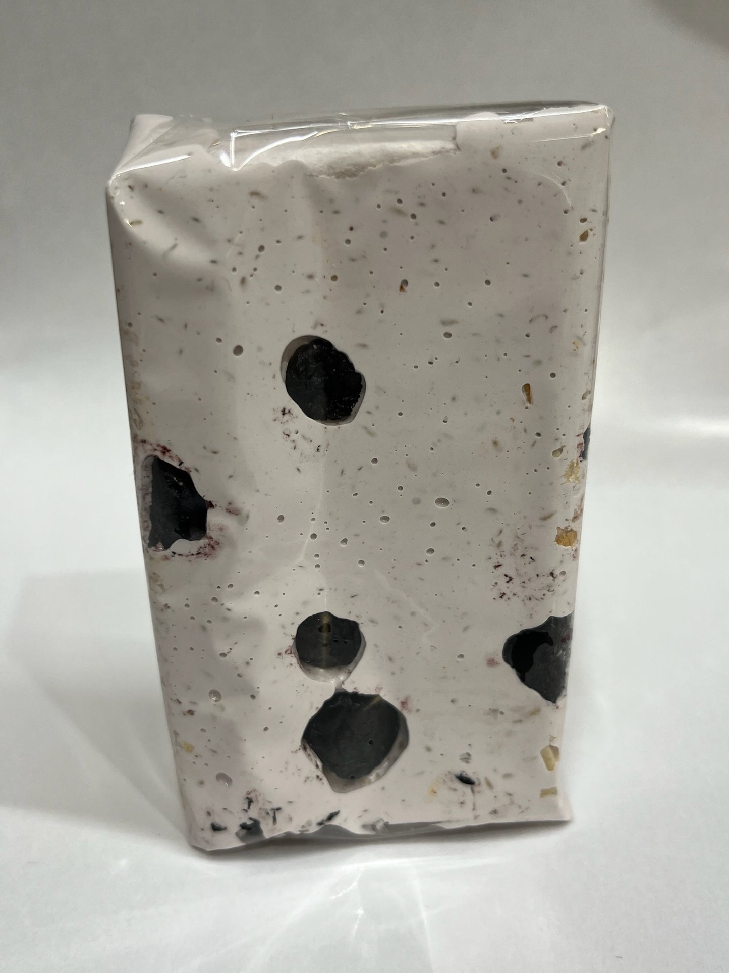 Nougat Amandes, Miel et Myrtille – Une Douceur Fruitée