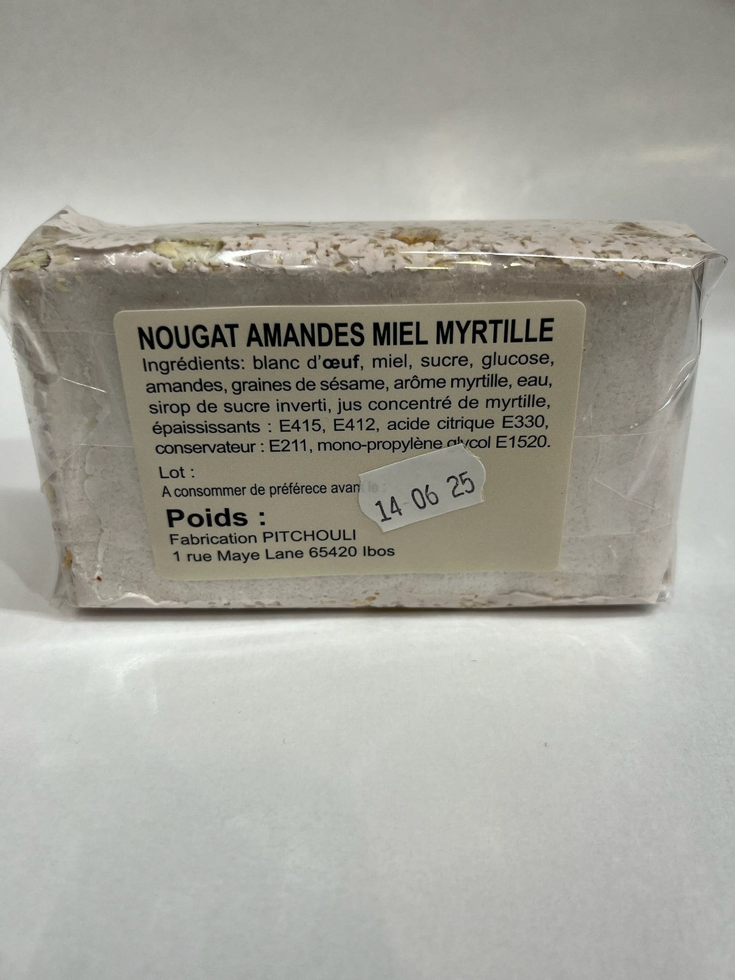 Nougat Amandes, Miel et Myrtille – Une Douceur Fruitée